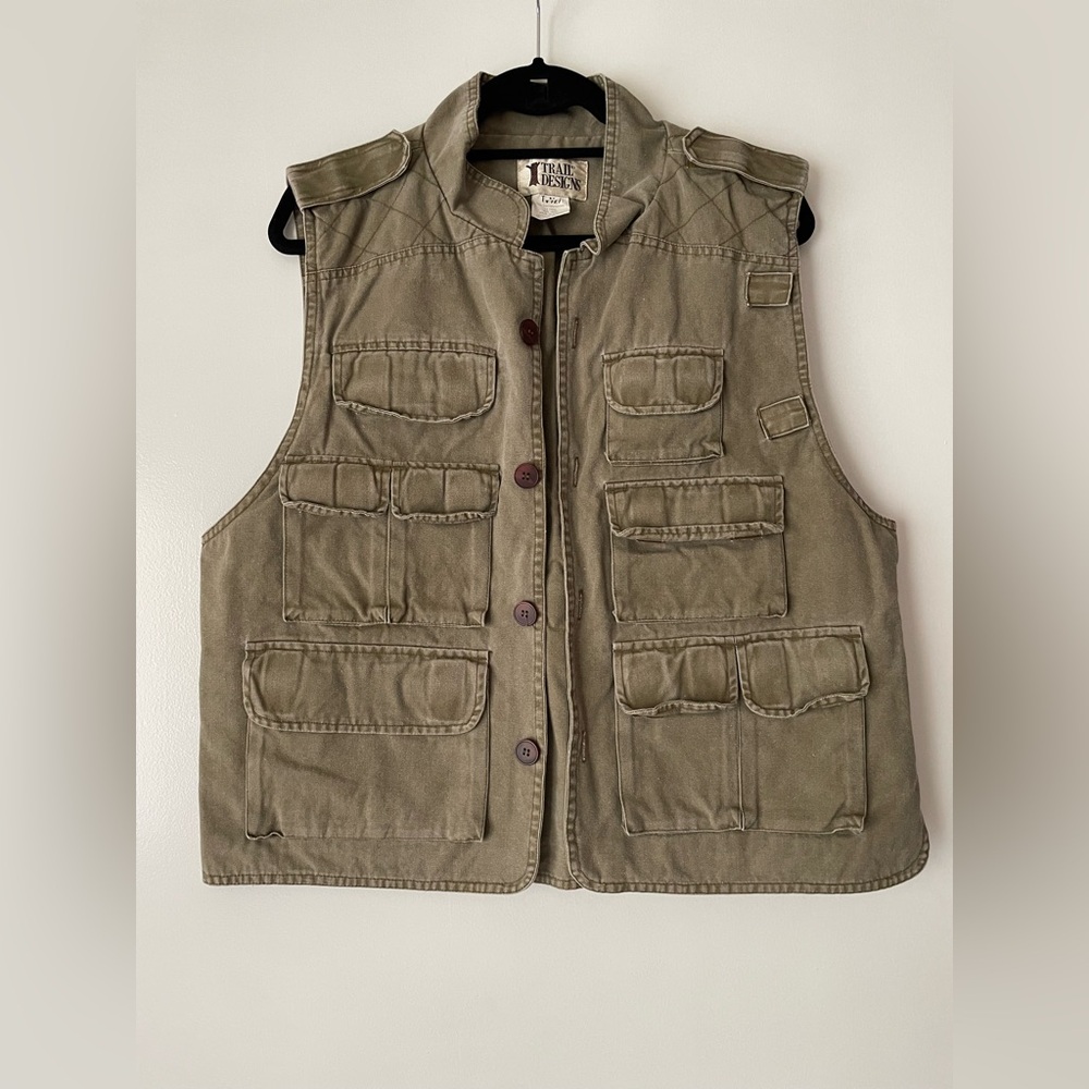 Trail Design Utility Vest with Multiple Pockets
